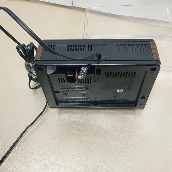 Sony Dream Machine ICF-C4W Walnut WoodGrain Digital AM/FM Alarm Clock Radio 1980 - Picture 4 of 7